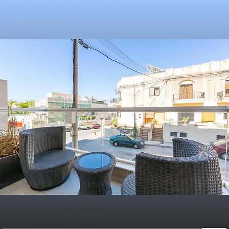 Appartement Spacious Modern Three Bedroom C Court